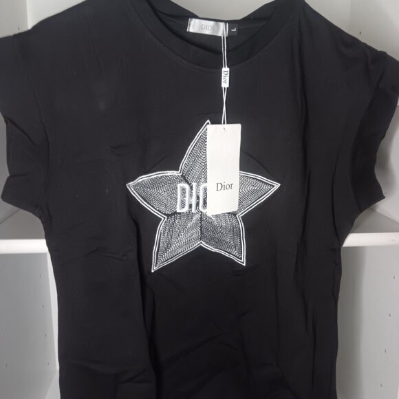 DESIGNER INSPIRED TEE - Picture 2 of 3